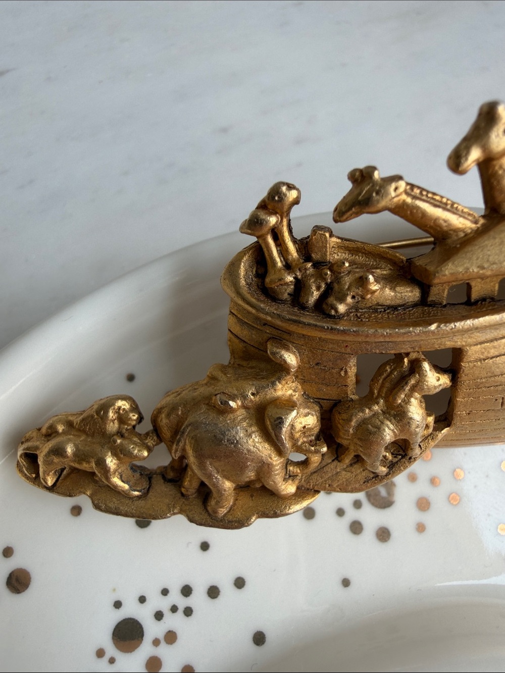 Vintage Noah's Ark with Animals Signed AJC Brooch - Picture 3 of 5